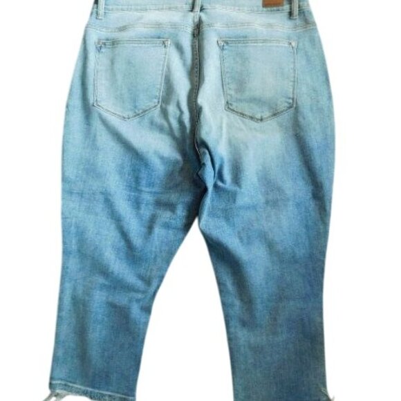 Judy Blue Size 20W Plus Size Capri Fit Cropped Distressed STRETCH Denim Jeans - Picture 3 of 3